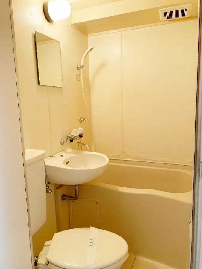 Shinjuku Residence: Nishi-Shinjuku Metro Convenience Tokyo