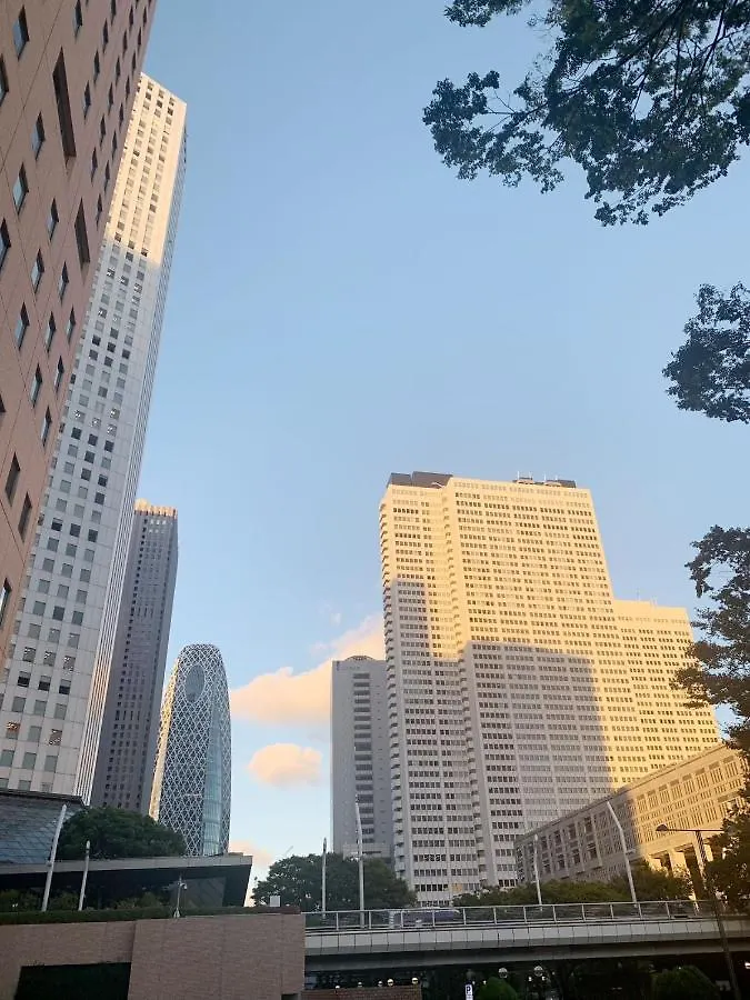 Shinjuku Residence: Nishi-Shinjuku Metro Convenience Tokyo